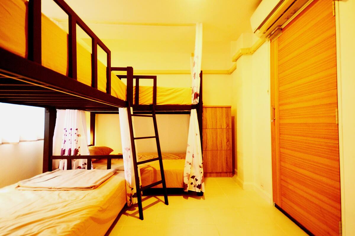 In-room safe, free WiFi, bed sheets