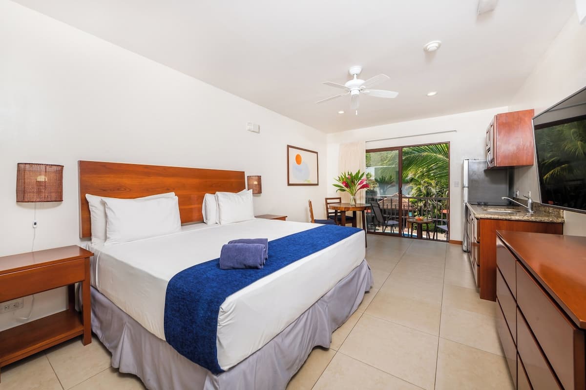 Junior Suite | 2 bedrooms, premium bedding, in-room safe, soundproofing
