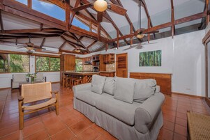 Villa | Premium bedding, in-room safe, soundproofing, iron/ironing board