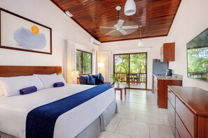 Suite, 1 King Bed, Beachfront