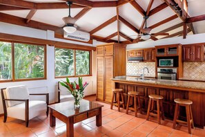 Private kitchen - The Coast Beachfront Hotel (Tamarindo)