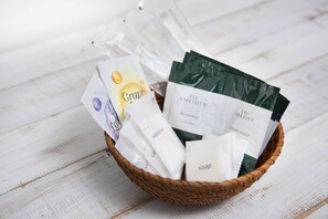 أحواض استحمام وحجيرات دش منفصلة، مجففات شعر