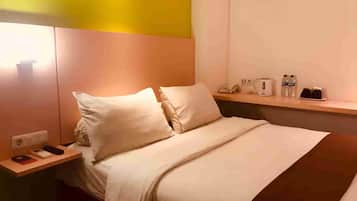 Superior kamer | Luxe beddengoed, pillowtop-bedden, een kluis op de kamer, een bureau