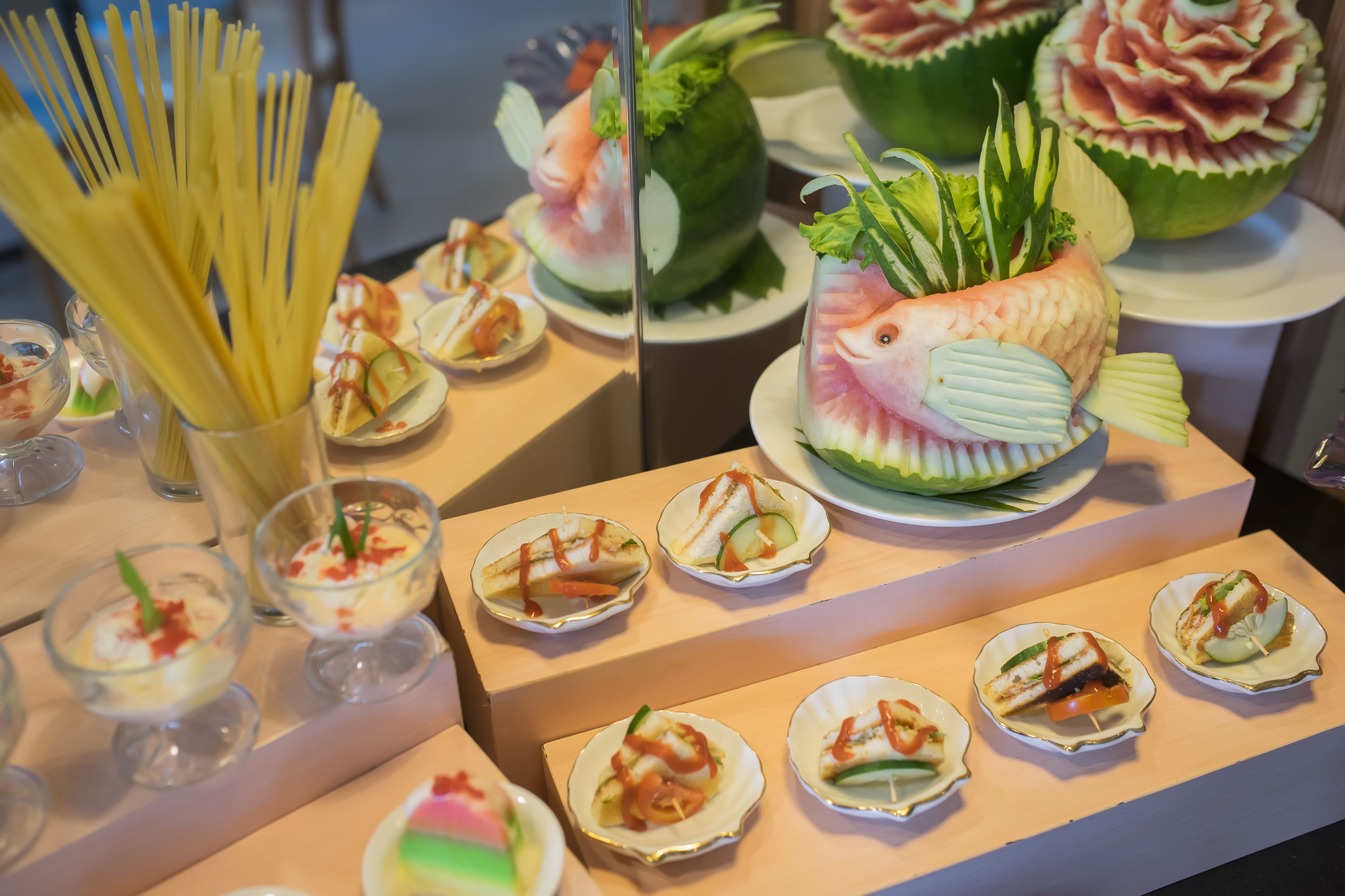 Petit déjeuner buffet (100000 IDR par personne)