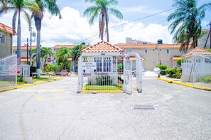 Standaard appartement, 1 slaapkamer, keuken, uitzicht op de stad | Uitzicht vanuit de kamer
