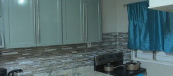 Kingston Guest Apt at Oakland