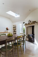 村舍, 3 间卧室 | 客房内用餐