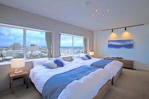 Sky Penthouse, Non Smoking | In-room safe, individually decorated, iron/ironing board, free WiFi