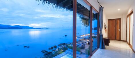 Superior with Sea View | 1 bedroom, minibar, in-room safe, desk