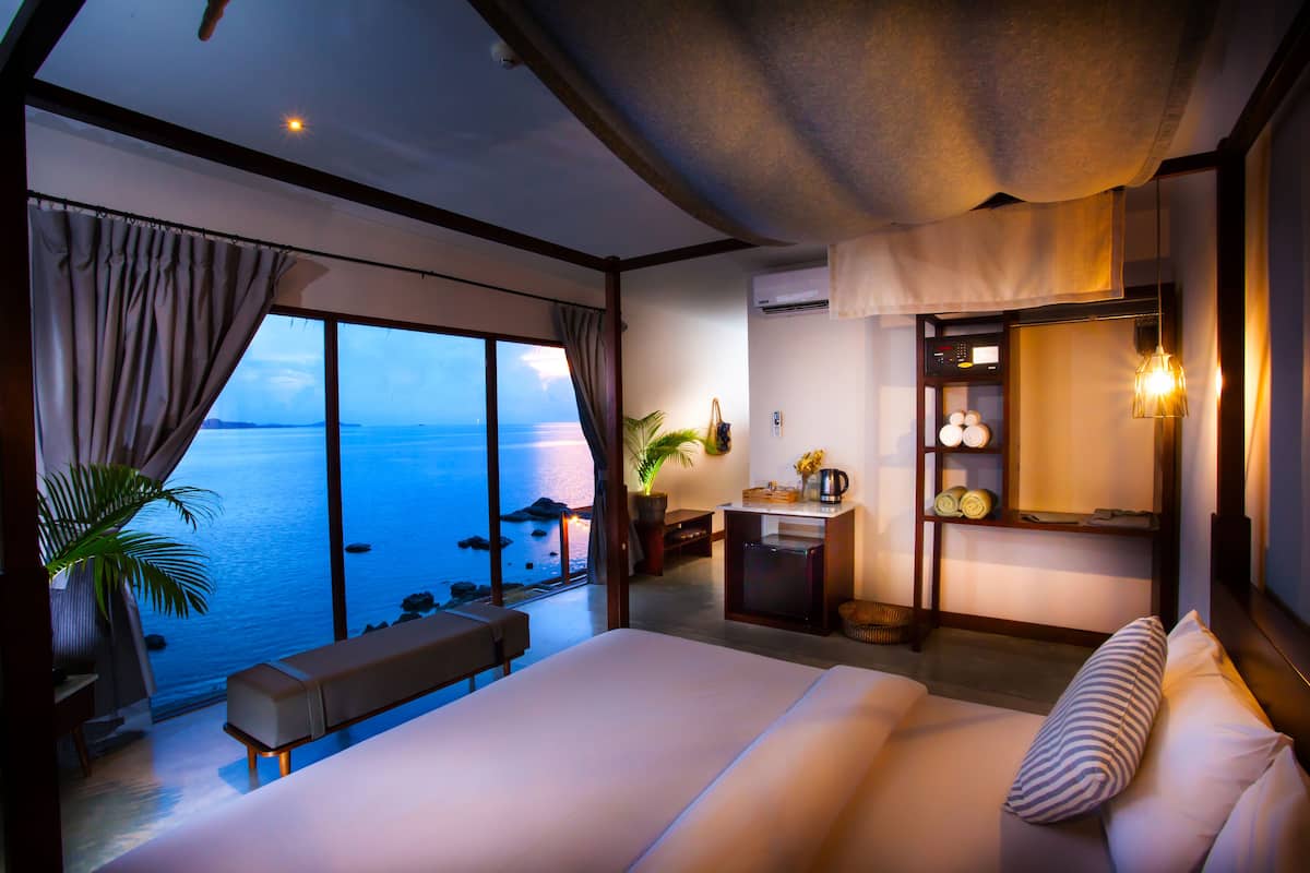 Tamarina Deluxe Oceanfront | 1 habitación, minibar, caja de seguridad en la habitación y escritorio