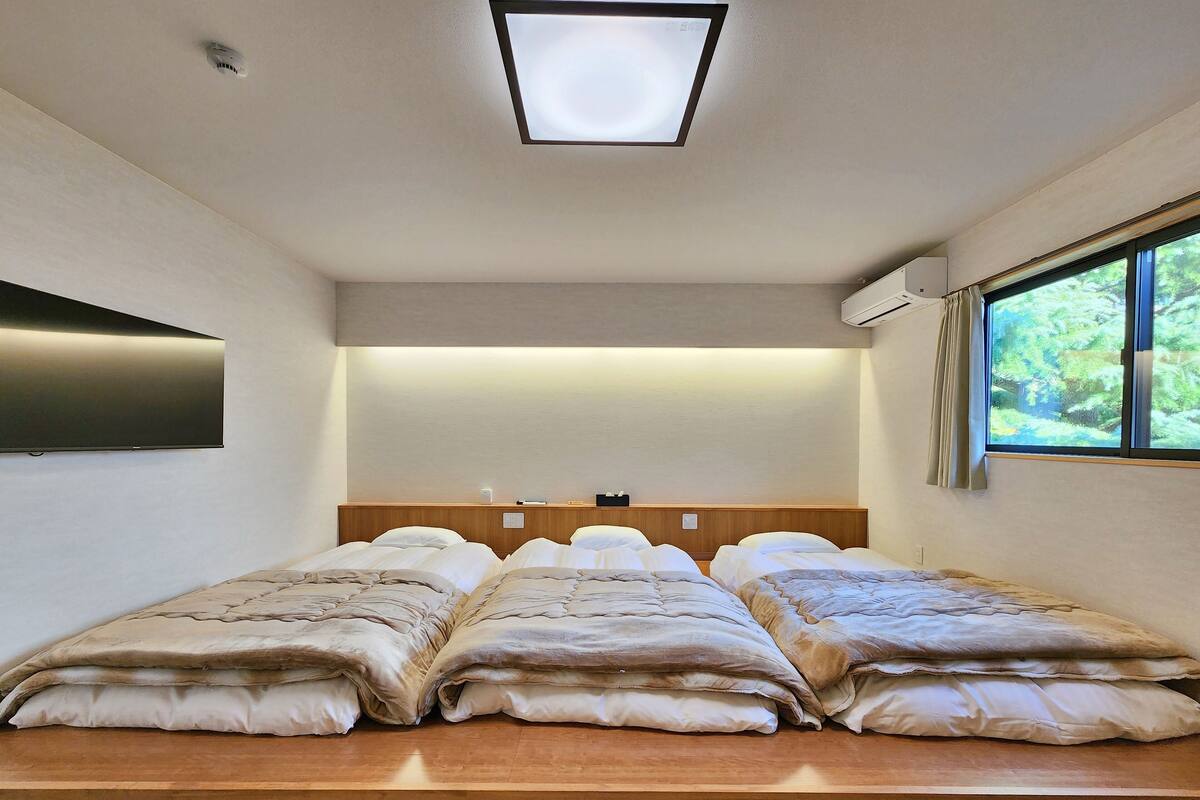[蓬莱] 10畳+10畳 シャ ワー付 禁煙 | セーフティボックス (室内)、WiFi (無料)