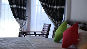 Grand Bungalow, 4 Bedrooms (16 People) | 4 bedrooms, premium bedding, memory foam beds, desk
