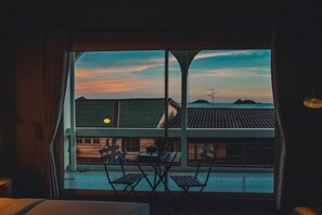 Ton Hon - Ton Gon (Partial Seaview)