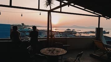 酒吧(店内)