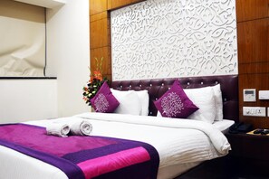 Club Room | Premium bedding, minibar, desk, soundproofing - Trinity Corporate Suites (Gurugram)