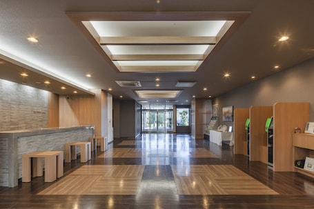 Lobby. Hotel Route - Inn Kumagaya