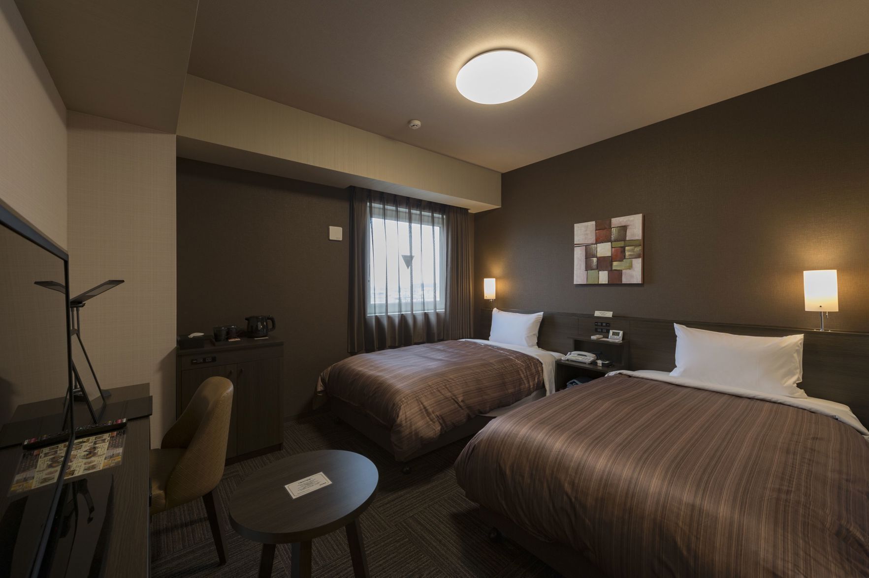 Desk, free WiFi, bed sheets