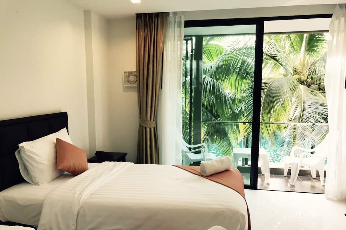 Superior Room, Pool View | Water view