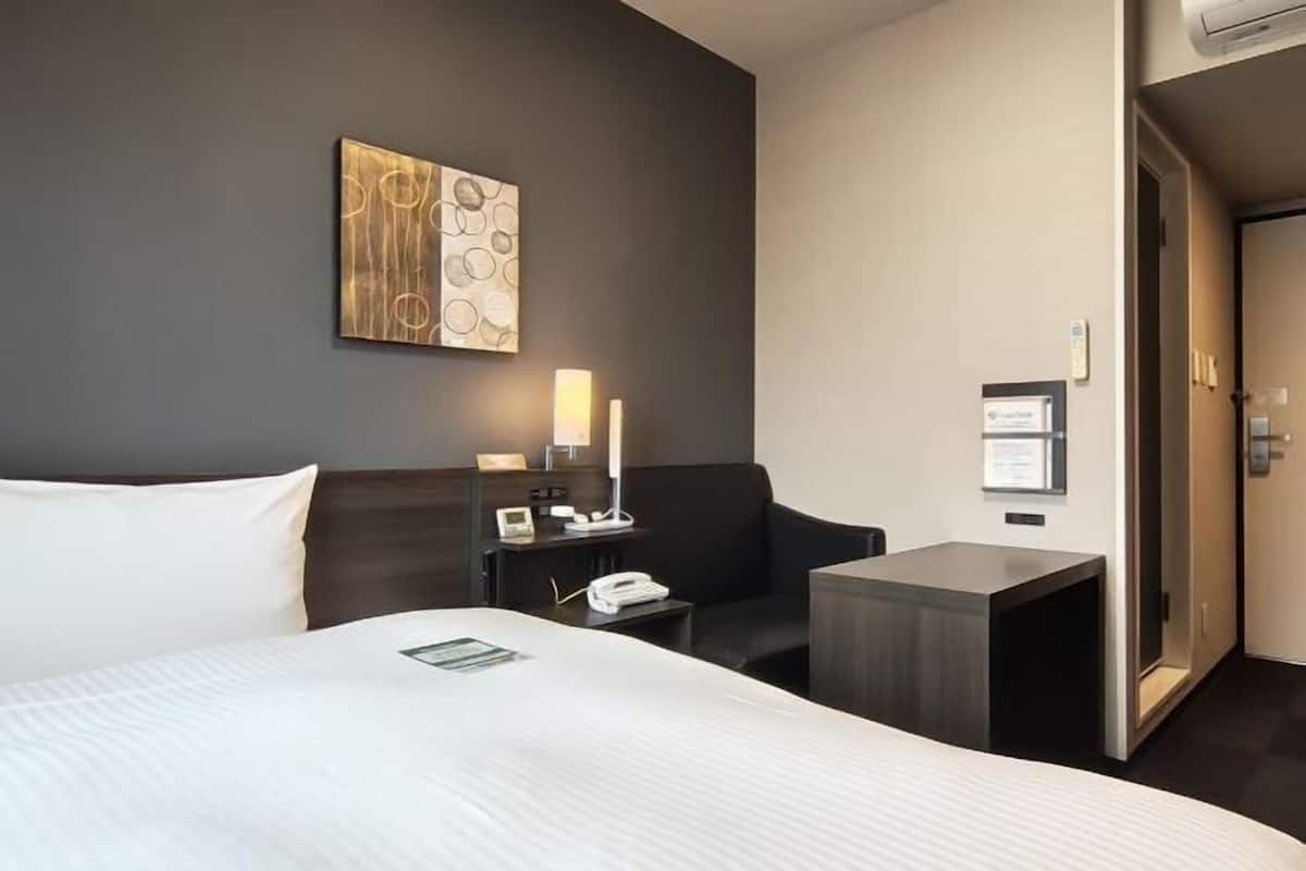 Escrivaninha, Wi-Fi de cortesia, roupa de cama