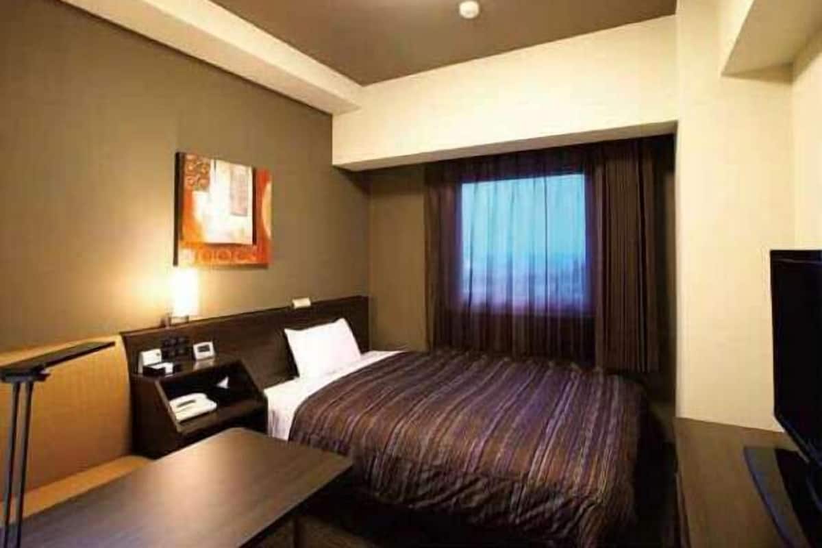 1 bedroom, desk, free WiFi, bed sheets