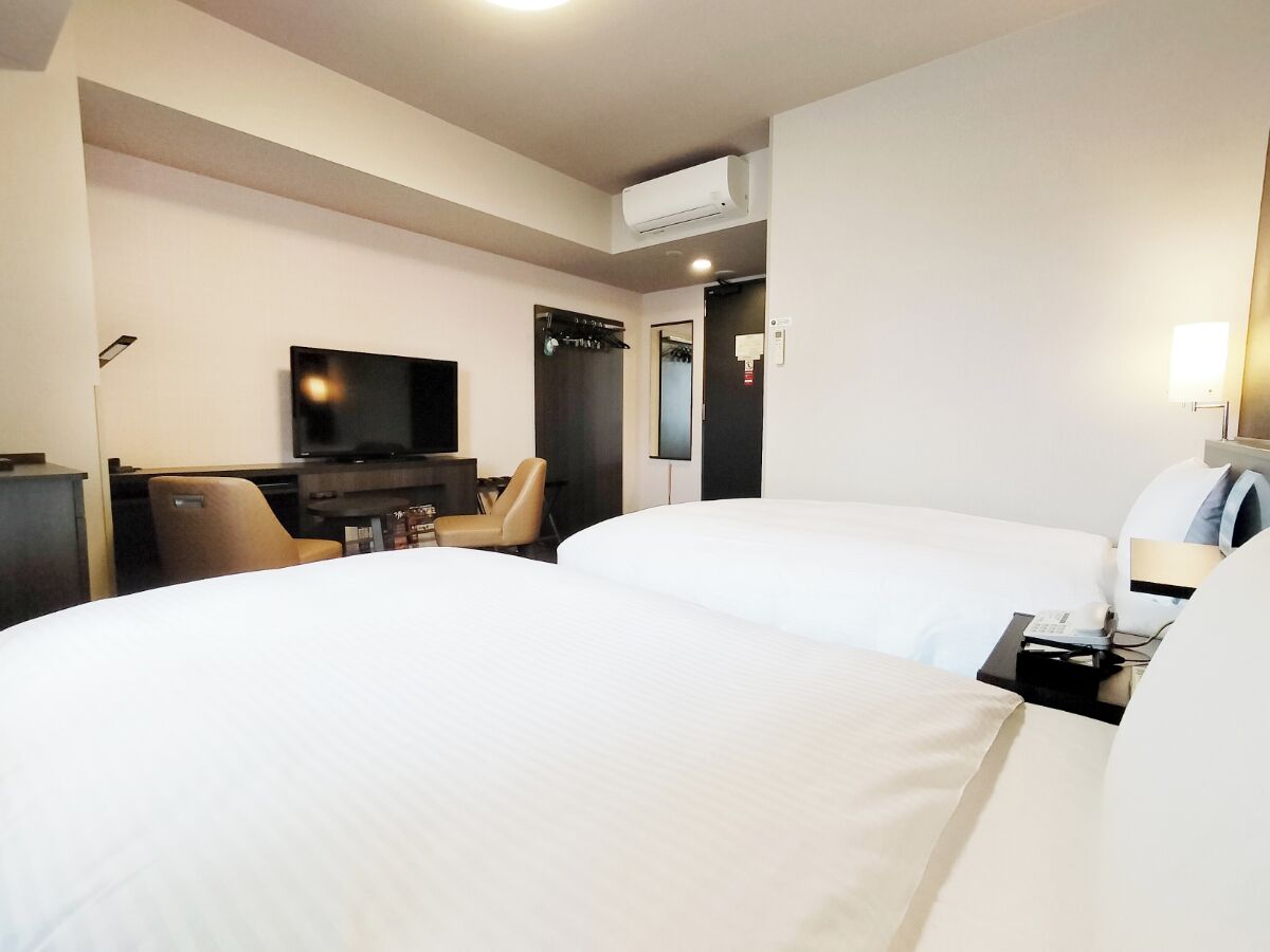 1 bedroom, desk, free wifi, bed sheets