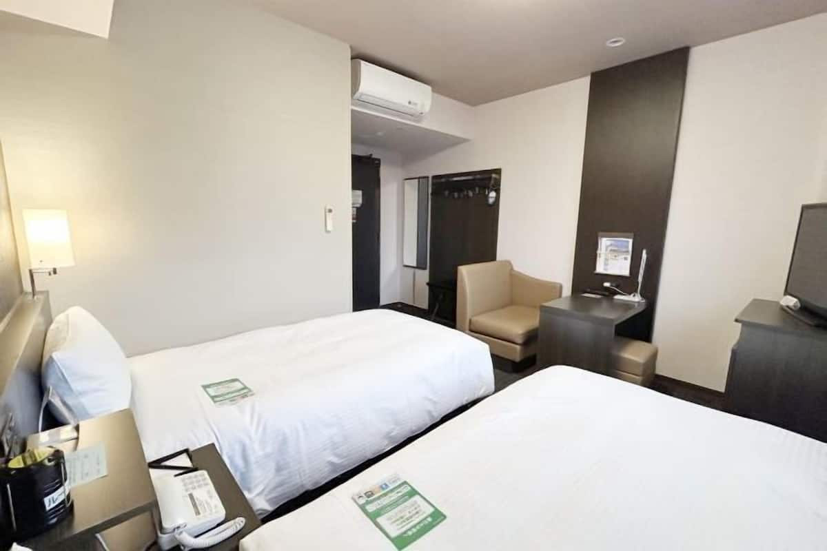 Desk, free WiFi, bed sheets