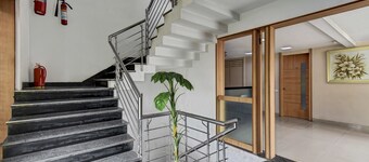 新烏斯曼普拉樹博海軍上將套房飯店