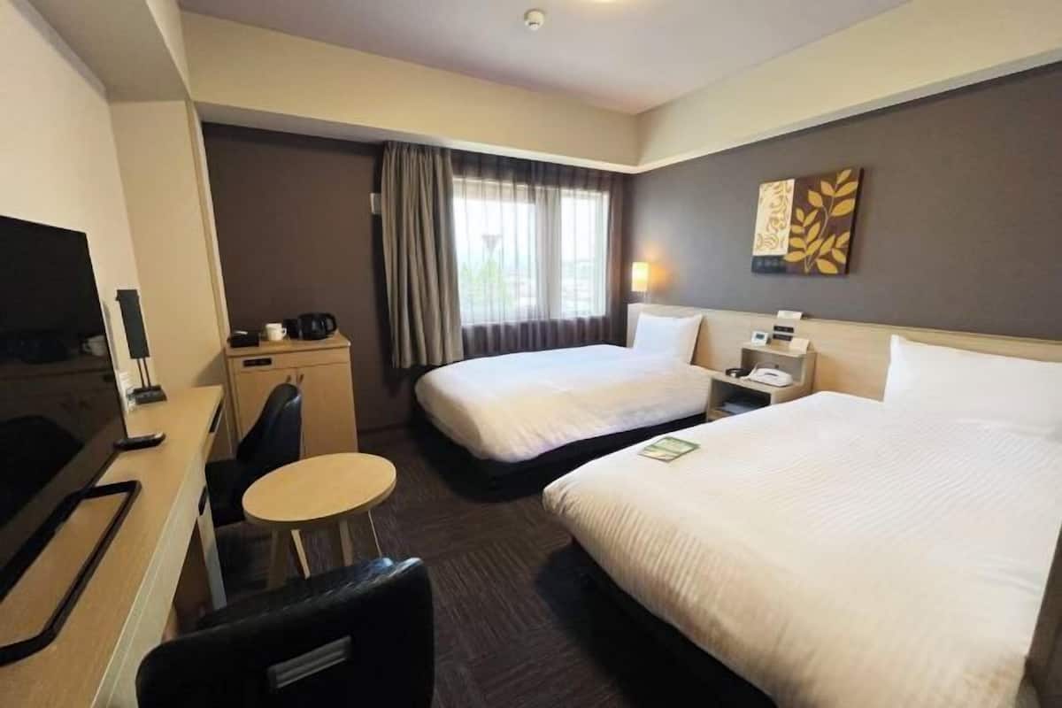 1 bedroom, desk, free WiFi, bed sheets