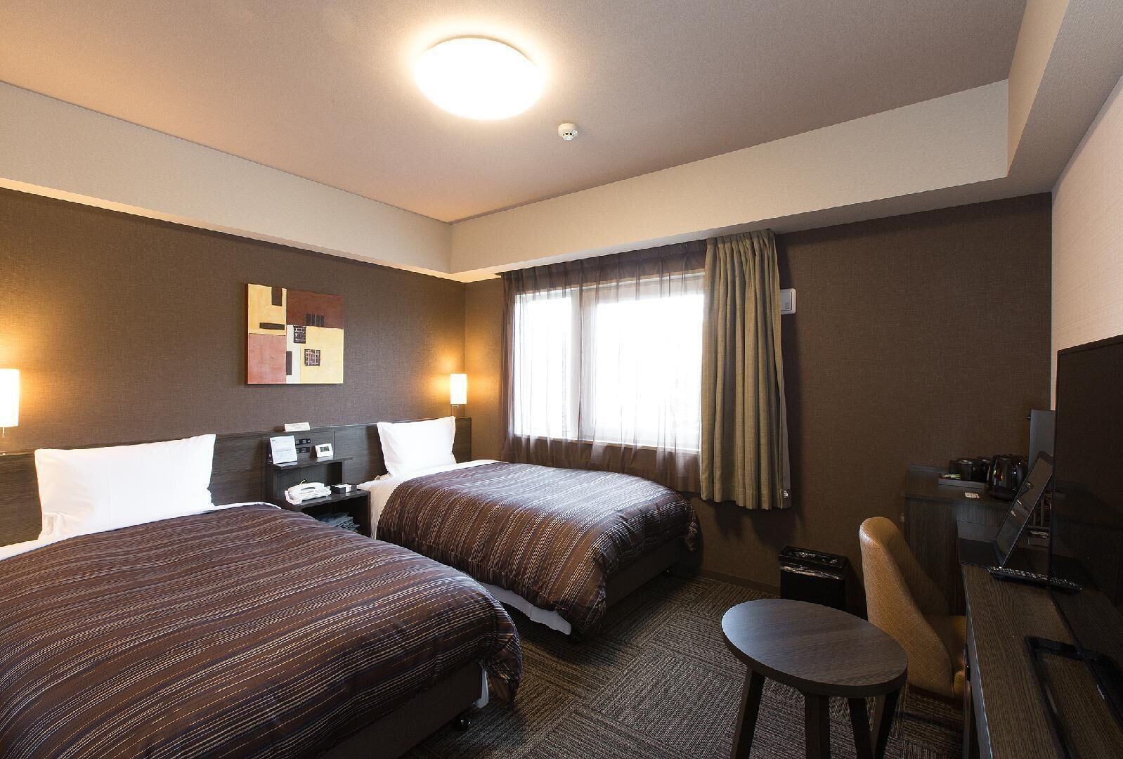 Desk, free WiFi, bed sheets