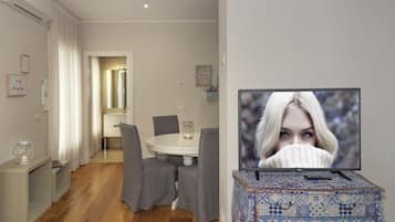 Studio | Eget kjøkken | Kjøleskap, mikrobølgeovn, kokeplater og kaffetrakter/tekoker