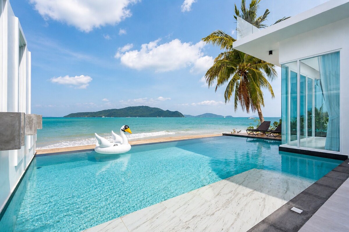 3-Bedroom Beachfront Infinity Pool Villa  | Terrace/patio