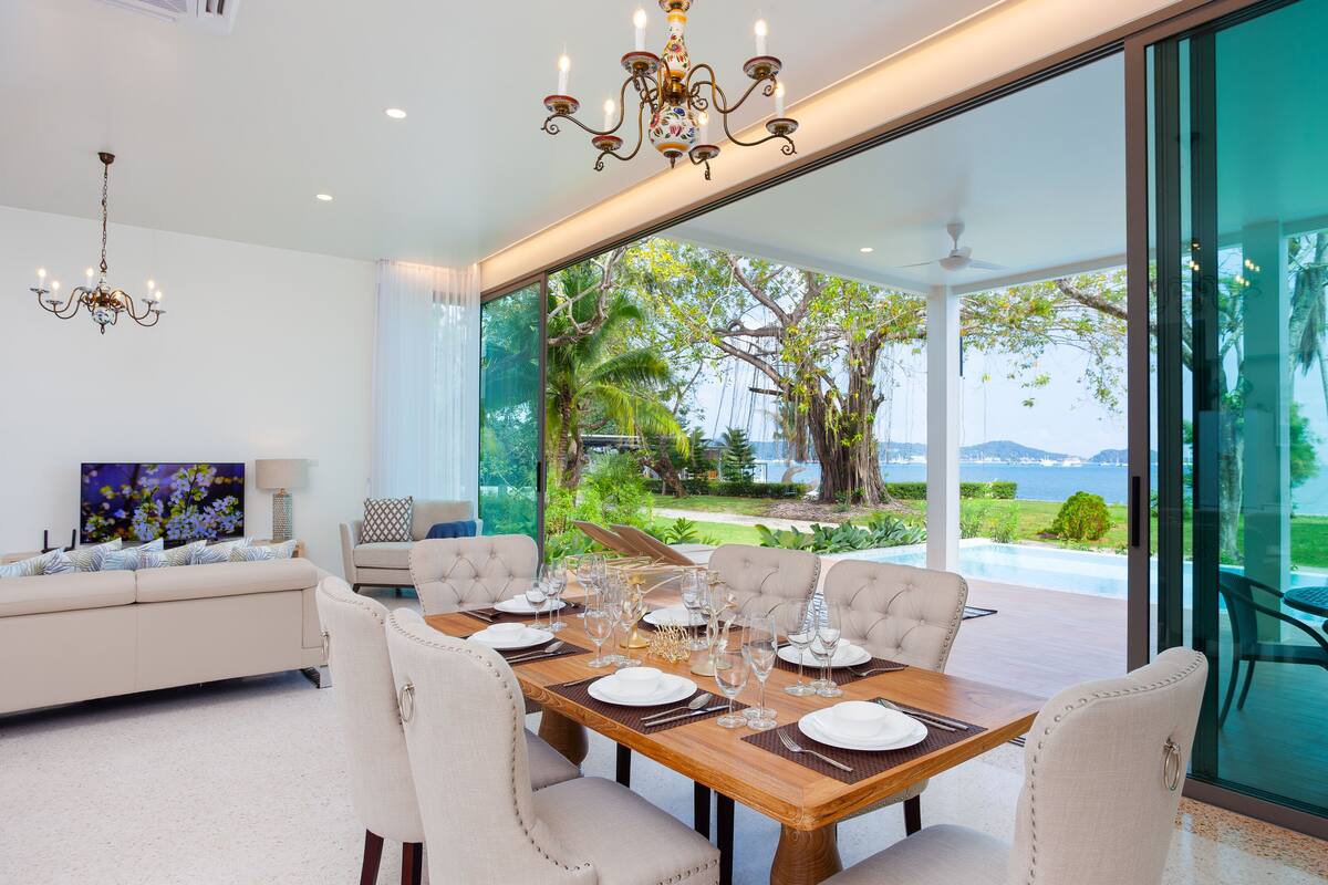 3-Bedroom Seafront Pool Suite | Safe på rommet, skrivebord og skrivebord for bærbar PC