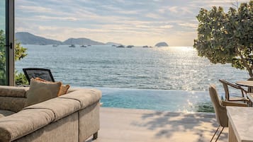 3-Bedroom Signature Beachfront Pool Villa | Coin séjour