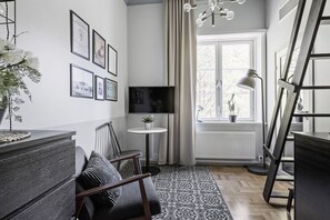 Large Loft Studio | Wohnbereich