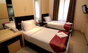 Superior Double Room | In-room safe, desk, soundproofing, iron/ironing board