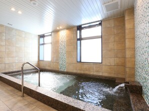 Indoor spa tub