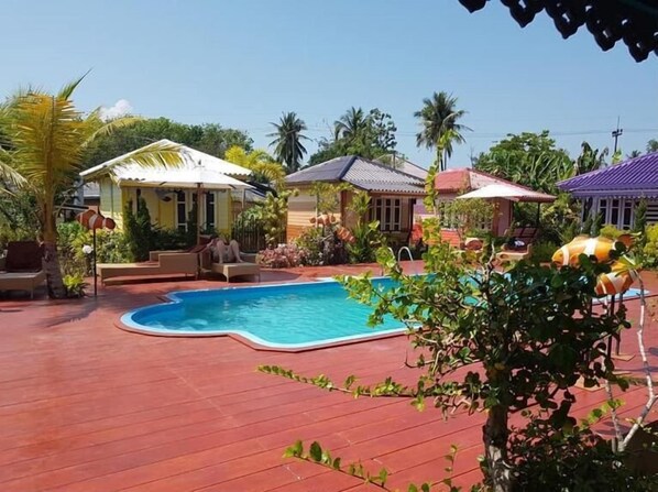 Outdoor pool - Sun Globe Resort (Ko Yao)