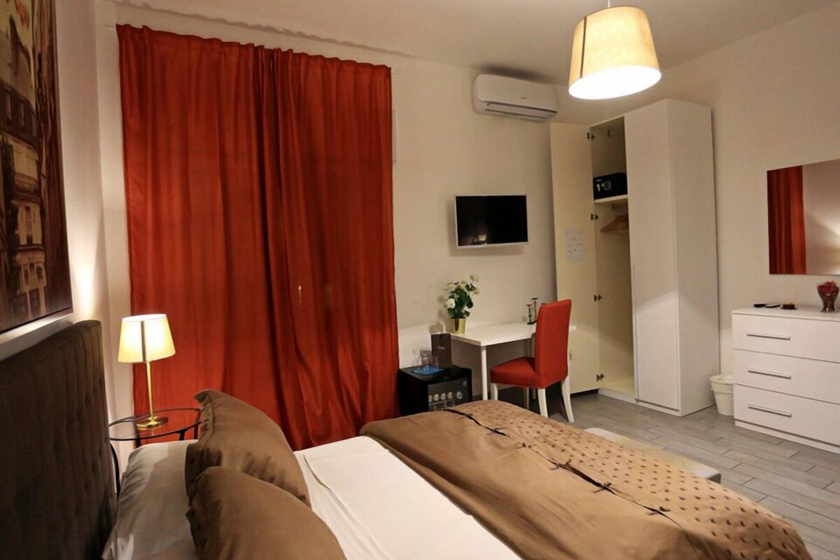 Suite (Anatolia) | Memory foam beds, in-room safe, desk, WiFi (free)