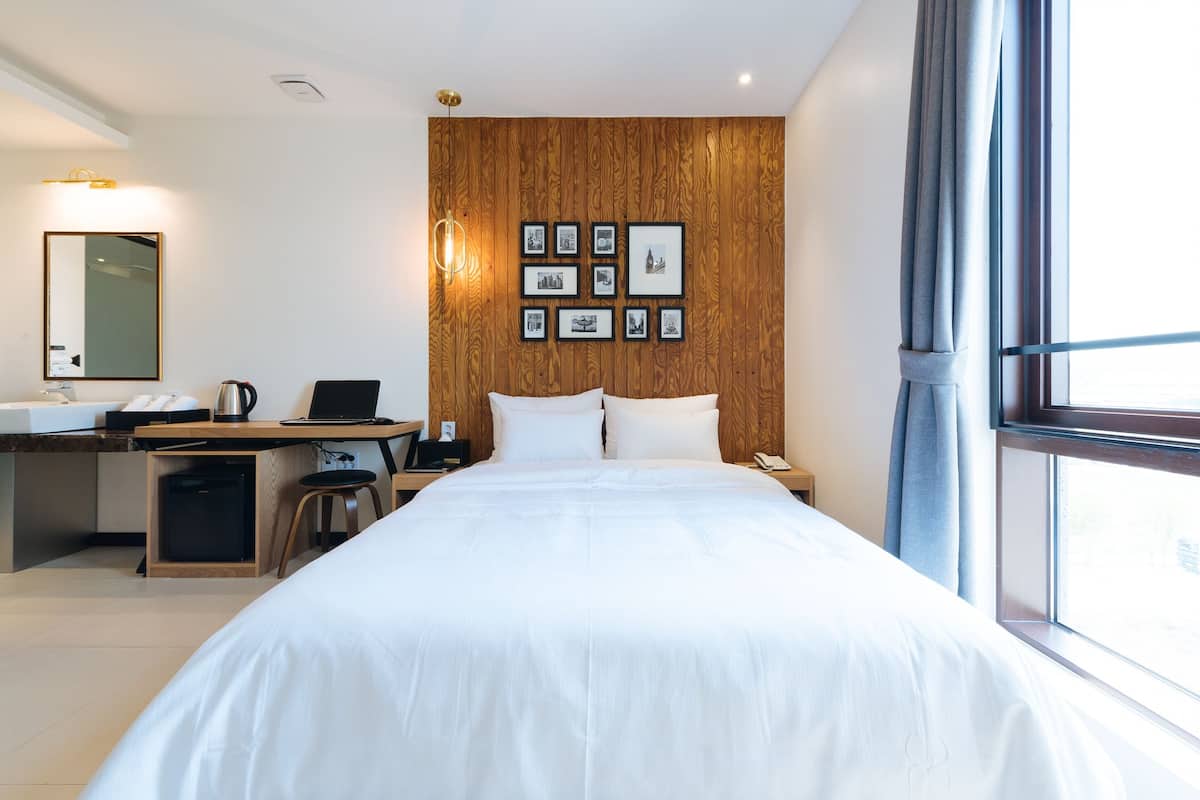 Deluxe Double Room | Desk, blackout curtains, soundproofing, free WiFi