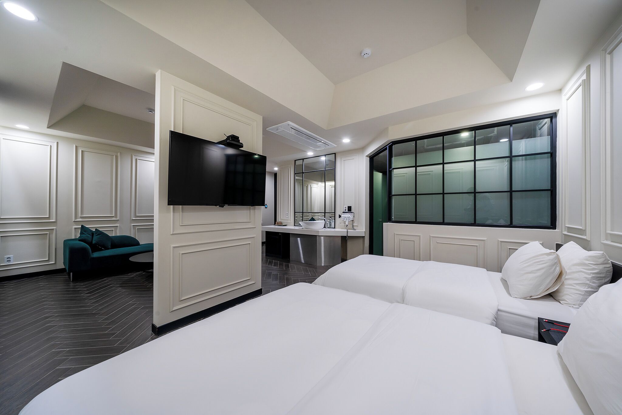 套房 | 办公桌、遮光窗帘、隔音、免费 WiFi