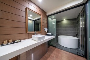 Premium | Bathroom | Shower, free toiletries, hair dryer, bathrobes
