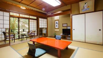 Kamar Tradisional (Japanese Style) | Brankas dan Wi-Fi gratis