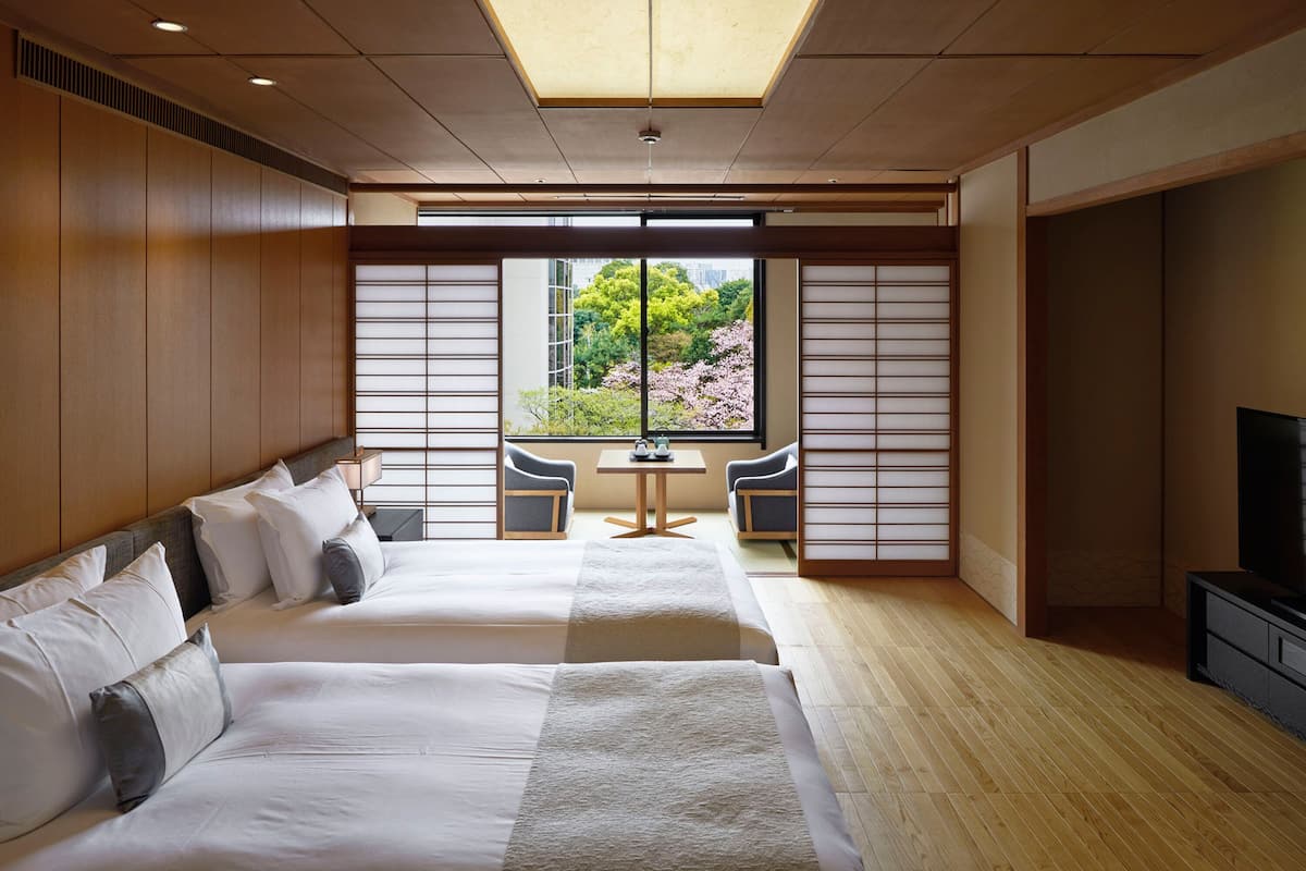 傳統客房, 非吸煙房 (Premier Japanese Garden Suite,67.2sqm) | 2 間睡房、羽絨被、房內夾萬、書桌