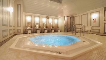 Indoor spa tub
