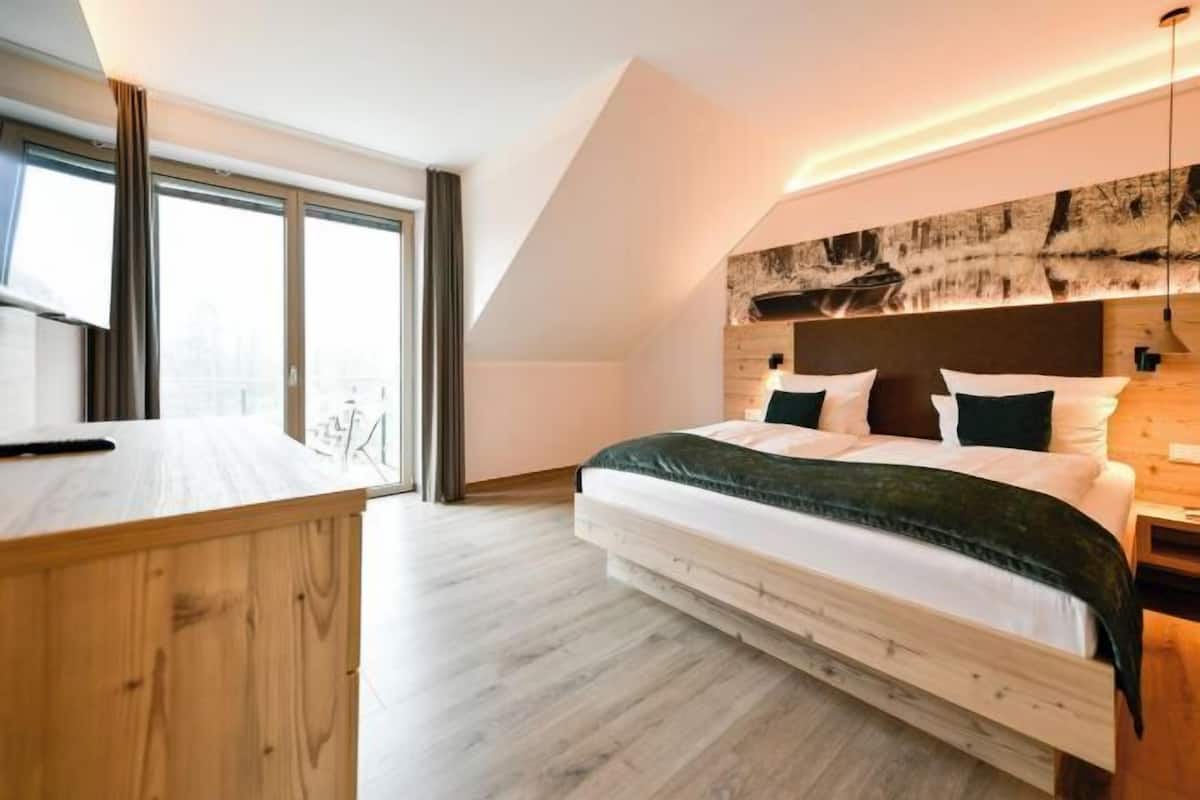 1 bedroom, minibar, in-room safe, desk