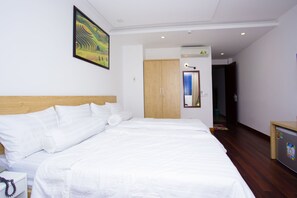 Twin Room | Minibar, in-room safe, desk, free WiFi - Vnpearl 94 Hotel (Ho Chi Minh City)