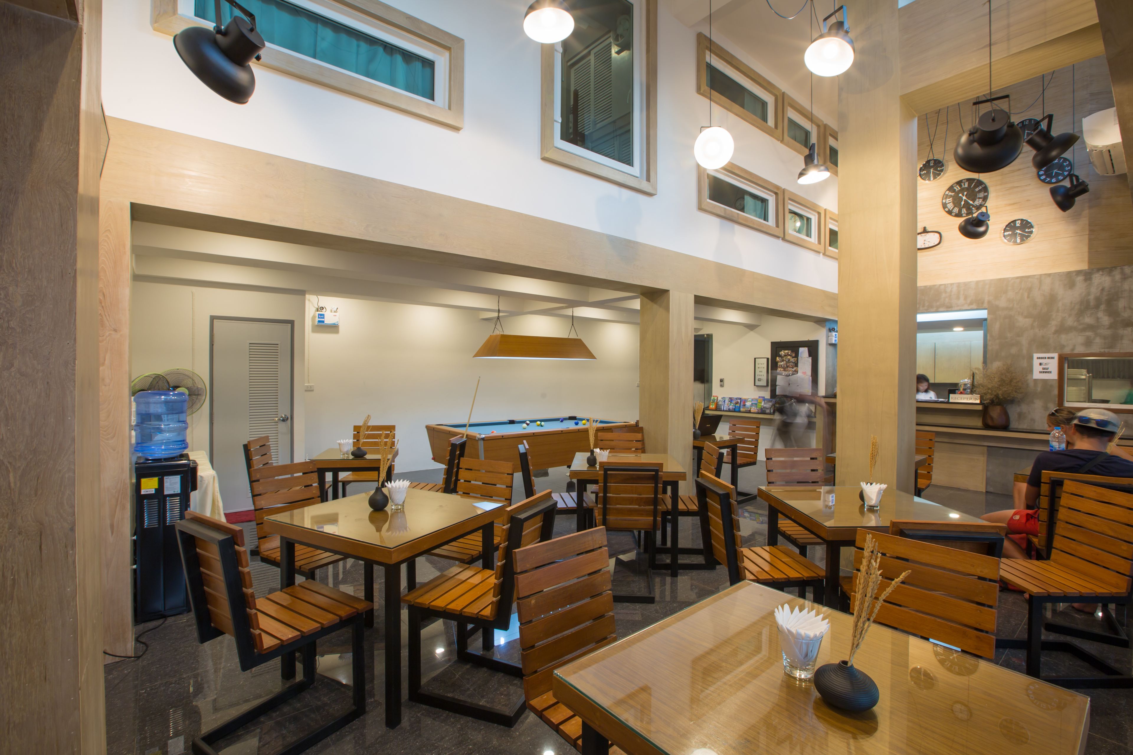 Café da manhã, almoço e jantar; culinária tailandesa 