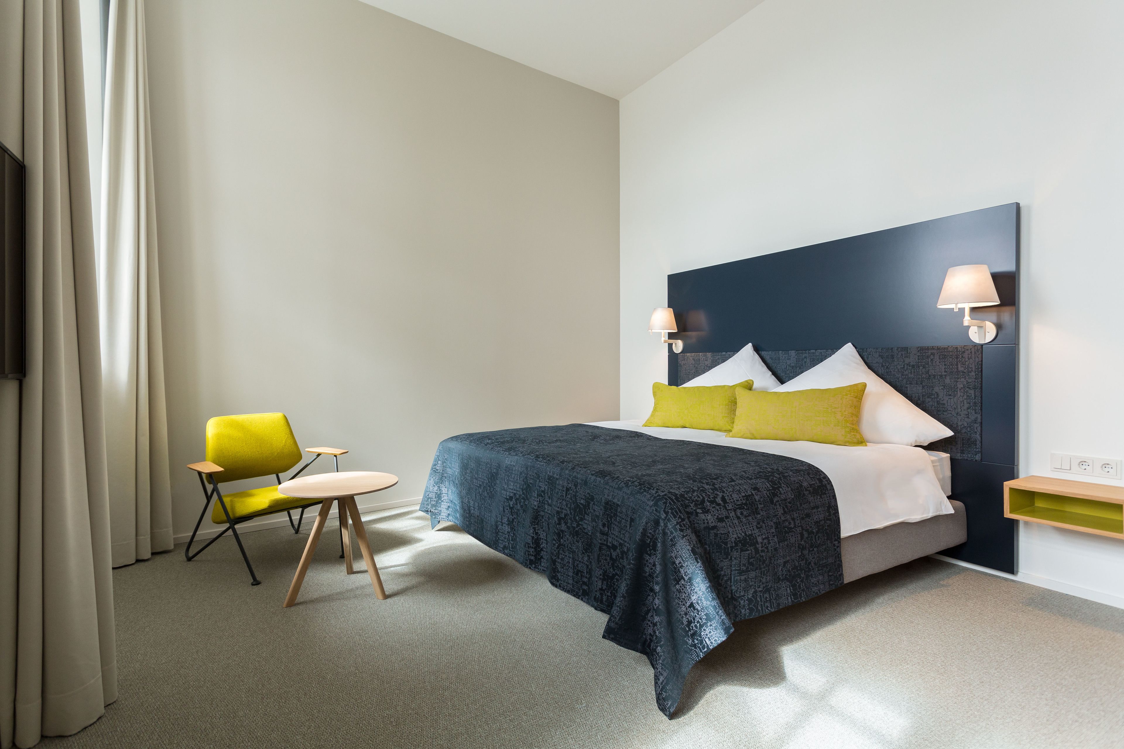 Comfort tweepersoonskamer, uitzicht op de stad | Luxe beddengoed, een bureau, extra bedden (toeslag), gratis wifi