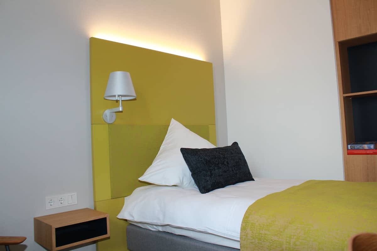 Comfort Single Room, 1 Twin Bed, City View | Premium bedding, desk, rollaway beds (surcharge), WiFi (free)