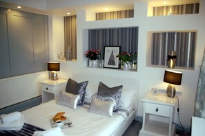 Apartment, 1 Bedroom (#1) | Premium bedding, desk, iron/ironing board, free WiFi - Humberstone House (Grimsby)